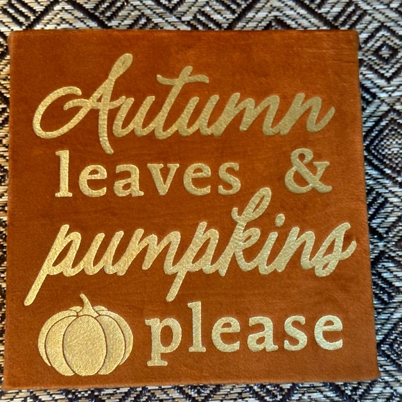 💥 $5 if bundled - Velvet Shelf Sitter Autumn leaves & pumpkins please NWT - Picture 2 of 7